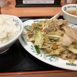 日高屋 - 肉野菜炒め定食710円