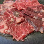 焼肉 叙庵 - 叙庵定食のお肉
            タン塩、塩カルビ、ハラミ、カルビ