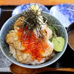 海鮮丼専門店 木津 魚市食堂 - 炙りほたてバター丼(税込2,500円)