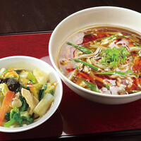 牛肉入り酸辣湯麺セット