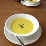 Fujiya Resutoran - ポタージュスープ・・ポタージュスープ・・次女は幼い時からスープが好きですので、美味しいと言ってましたけれど。