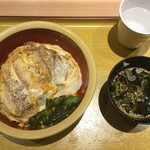 Jikaseimen Uchisoba - 朝カツ丼（390円）
