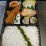 崎陽軒 小田原ラスカ店 - 出来れば、ストライプは３本が