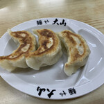 青竹手打ちラーメン 麺や 大山 - 餃子3個　　273円（税別）