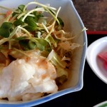Sakusen - ランチのサラダ、漬物