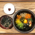 타카나 돌 구이 비빔밥