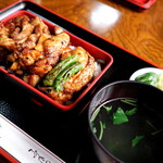 おが和 - 焼き鳥重（普通盛り）