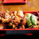 おが和 - 焼き鳥重（普通盛り）