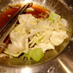炭火焼肉と韓国料理カンテイポウ - タレにたっぷり野菜！
