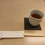 Hakodate Uni Murakami - 店内は清潔感があって、ちょっと高級な和食屋さんの雰囲気☆彡