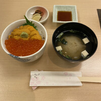 函館うに むらかみ 日本生命札幌ビル店 - ⚫︎無添加生うにいくら丼　お味噌汁、お漬物付き♡