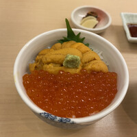 函館うに むらかみ 日本生命札幌ビル店 - うにといくらのハーフ&ハーフです♡