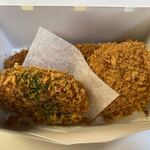 神戸コロッケ - 料理写真:この中からこの日は３種類のコロッケをお持ち帰りしてみました。
