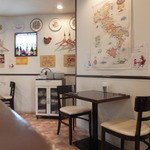 ピッツェリア エ トラットリア フォルティッシモ - 奥には4名席3席あります(’12.09月より)