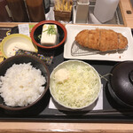 とんかつ 松のや - 490円では豪華