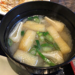 Asunaro - 揚げと豆腐の味噌汁