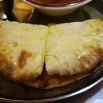 ajianyataichaosaigompariba-ru - ボリュームのあるチーズナン