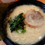 横浜家系ラーメン野白家  - 塩ラーメン(通常700円税込が、オープン記念で500円税込)