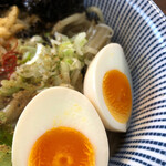 に干し屋 SINCHAN - 味玉が絶妙の茹で具合！