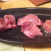 赤身焼肉 かるびあーの 新橋店 - タン3種