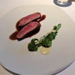 レフェルヴェソンス - Forest　　京都産：鴨胸肉を東京檜原村のミズナラで焼いて 　　　　　ソース・ヴェルージュ　チーマディラーパ
