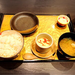みそ家 - 茶碗蒸し、ご飯、お味噌汁、漬物付き
