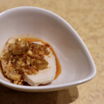 波へい - お通し、蒸し鶏の辣油かけ