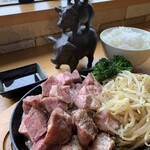 Karatsu Kokouno Niku Baru Karunesuta - ランチメニュー和豚もちぶたのグリル400g