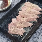 ホルモン焼肉 まる豚 - 