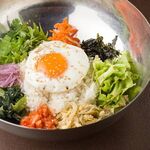 Bibimbap with plenty of domestic vegetables