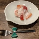 ATELIER INAKA - とちおとめクリームのイチゴのロールケーキ