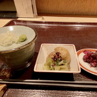 古今 本店 - 小鉢は、葉ごぼうと新じゃがの煮物、葉ごぼうは余り聞き慣れない野菜ですが、関西では良く食べる食材のようです。