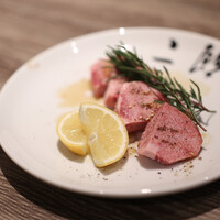 焼肉&手打ち冷麺 二郎 - 厚切り塩タン☆