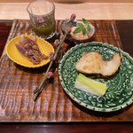冨すし - ホタルイカの燻製、マナガツオのみりん焼き