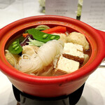 華王殿 - 鶏とキュイジーヌ野菜のヘルシー鍋