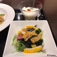 中国料理 豪華 - 副菜のｻﾗﾀﾞと杏仁豆腐