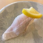 さかなや魚平 - 炙りかんぱちのハラス　¥340