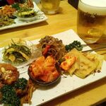 韓国料理 玉ちゃんの家 - ビール＆おつまみ盛り合わせ