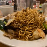 南海飯店 - かたい焼ソバの麺