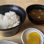 まるは食堂旅館 - 