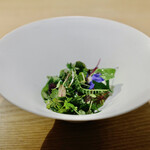 Il Lato - 梶谷農園さんの20種類以上のハーブを使ったサラダ。