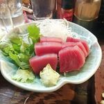 ざぶとん - まぐろのお刺身400円也♪