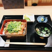 うなぎ 目白ぞろ芽 - ねぎ白焼き重