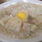 広州市場 - 粗挽き旨味雲呑麺（塩）869円(税込)
