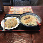 Taiwan Ryour I Shouryuu - 豚骨ラーメン＋五目炒飯