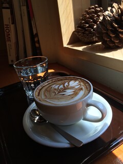 Gumtree Coffee Company - Cappuccino お店の二階で