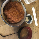 安田屋 - わらじカツ丼2枚 1080円