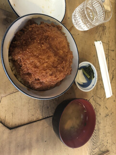 安田屋 - わらじカツ丼2枚 1080円