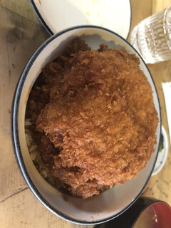 安田屋 - わらじカツ丼2枚 1080円　アップ