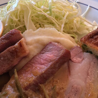 ダン ル シエル - 豚肩ロース肉のソテー